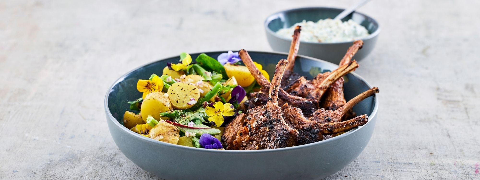 Lammeracks med tzatziki og sennepskartofler
