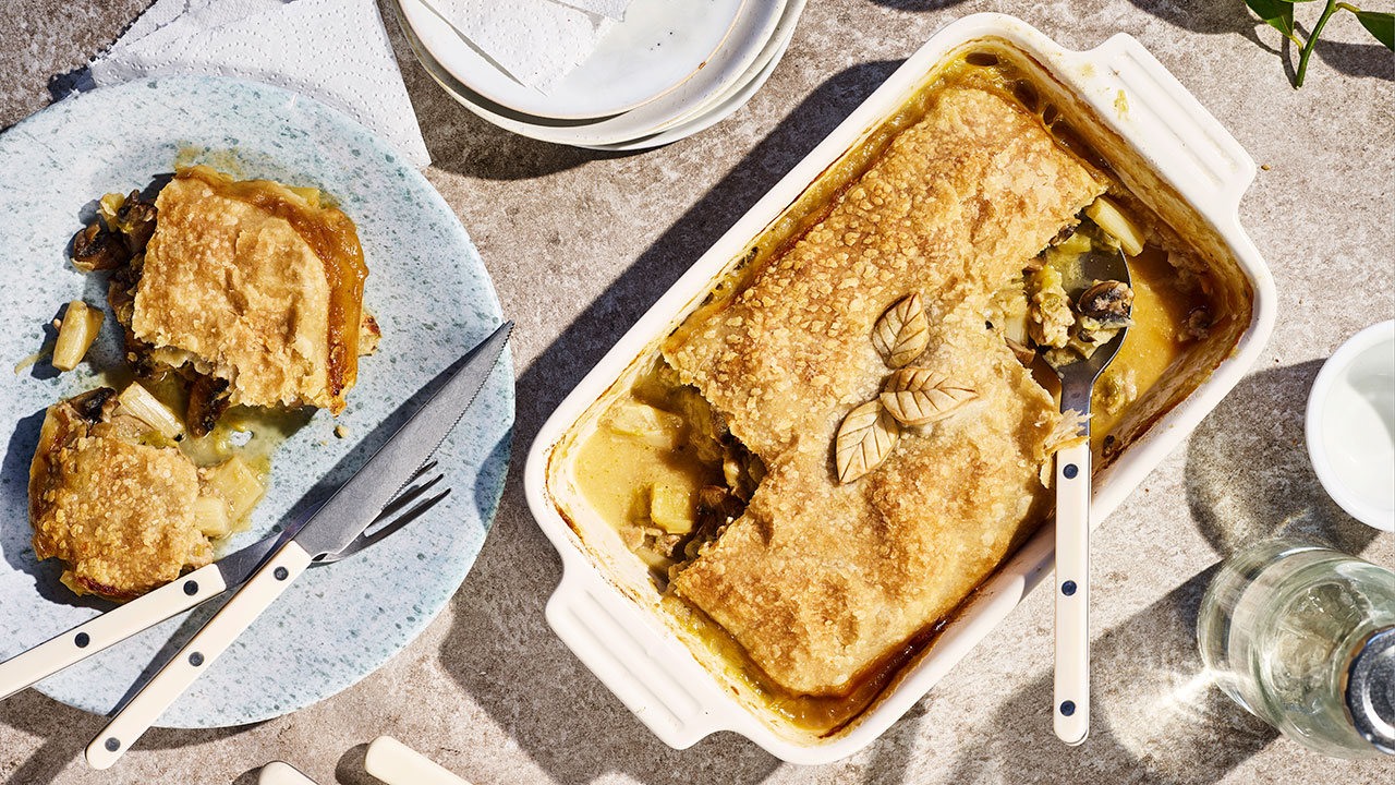 Gammeldags pie med kylling, hvide asparges og svampe