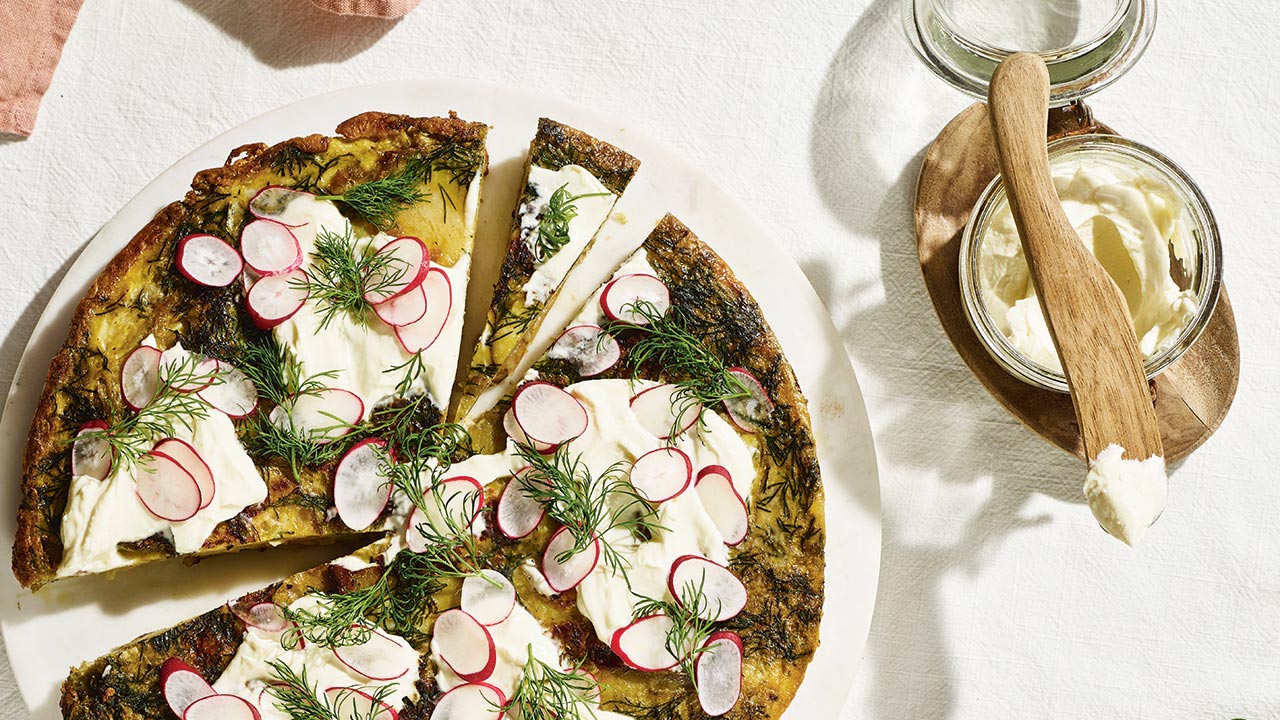 Frittata med nye kartofler og rygeostcreme