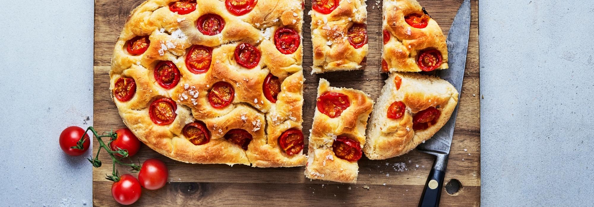 Focaccia med tomat