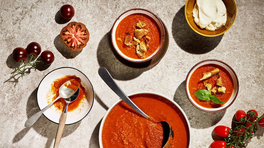 Tomat-fennikel & rød pebersuppe med brødknas