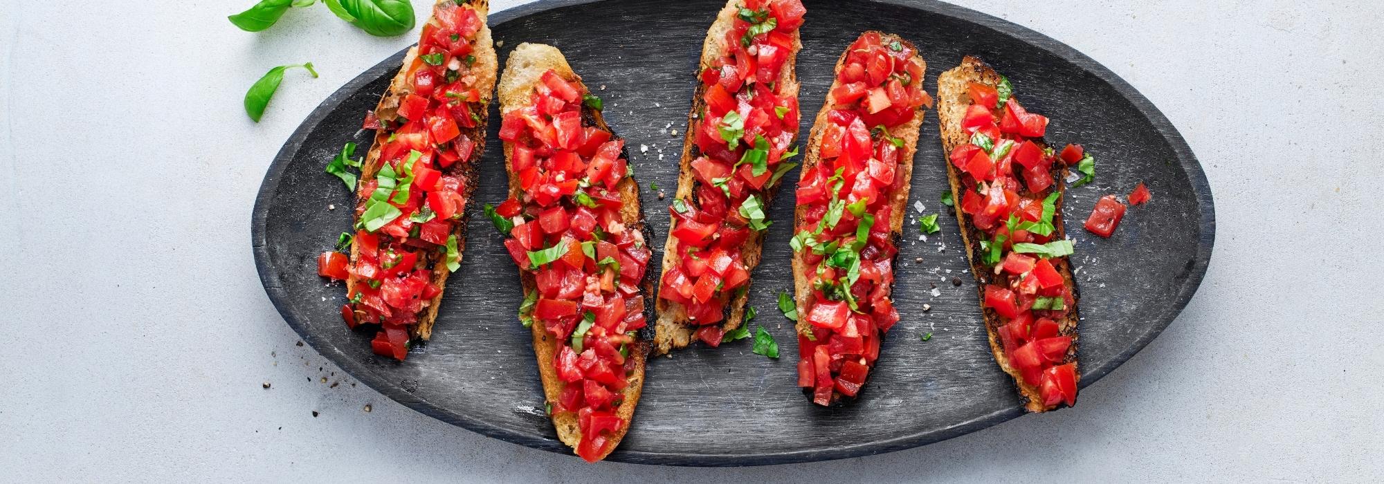 Bruschetta med tomat og hvidløg