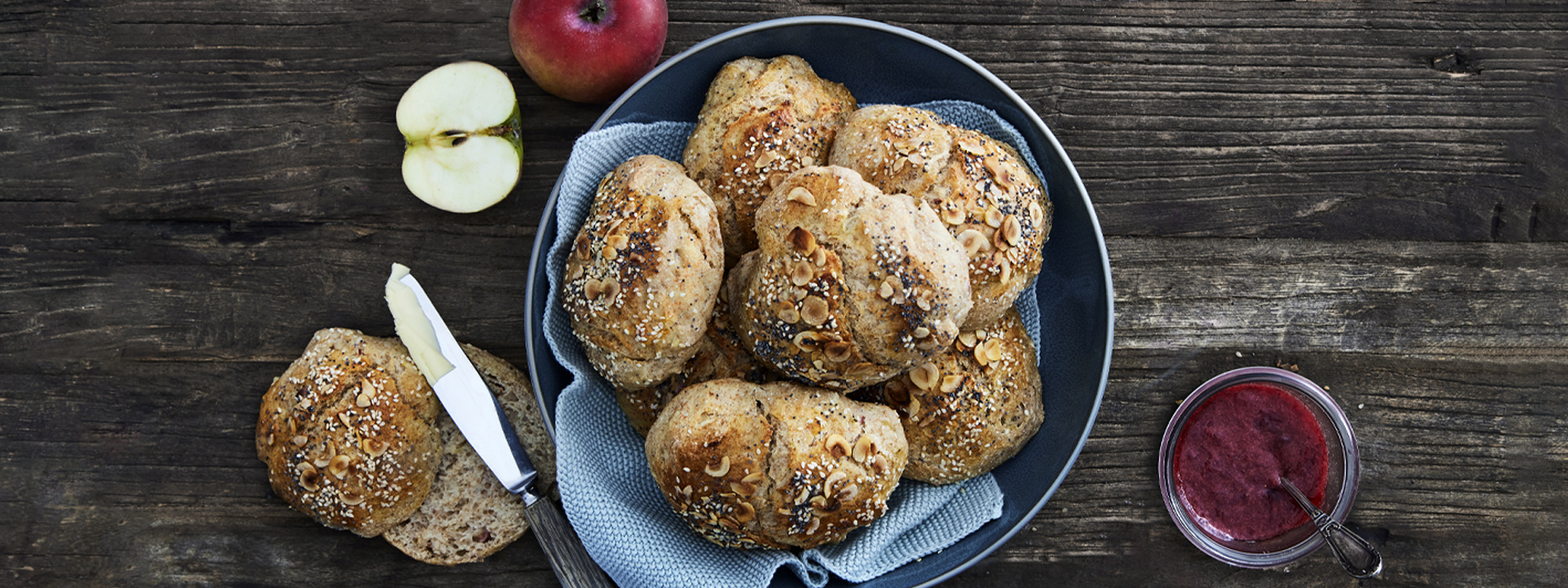 Koldhævede æbleboller