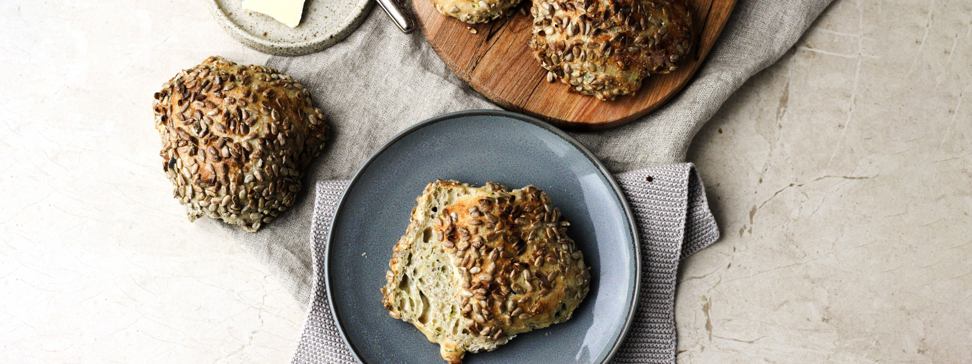 Koldhævede squashboller med solsikkekerner