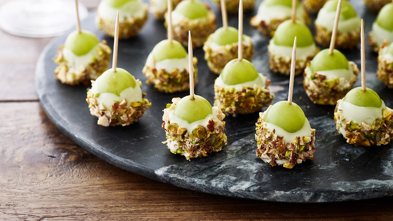 Vindrue, hvid chokolade og nødder