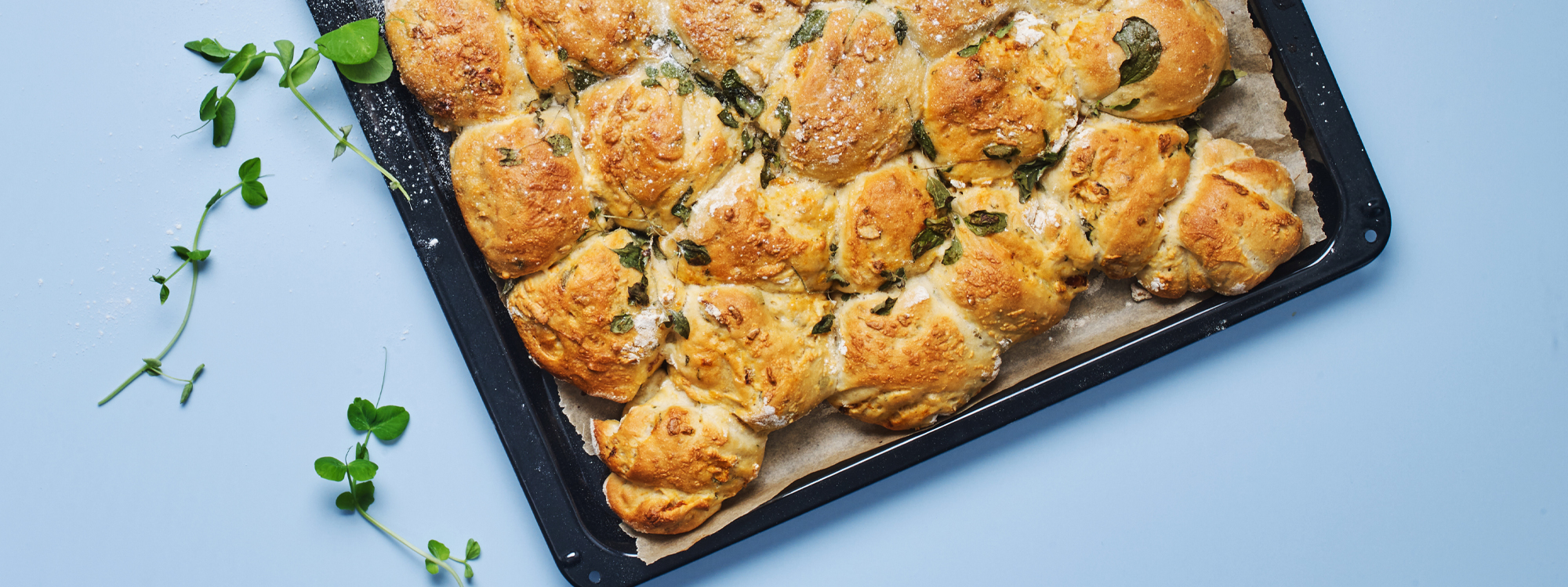 Pull apart brød med tomat og hvidløg