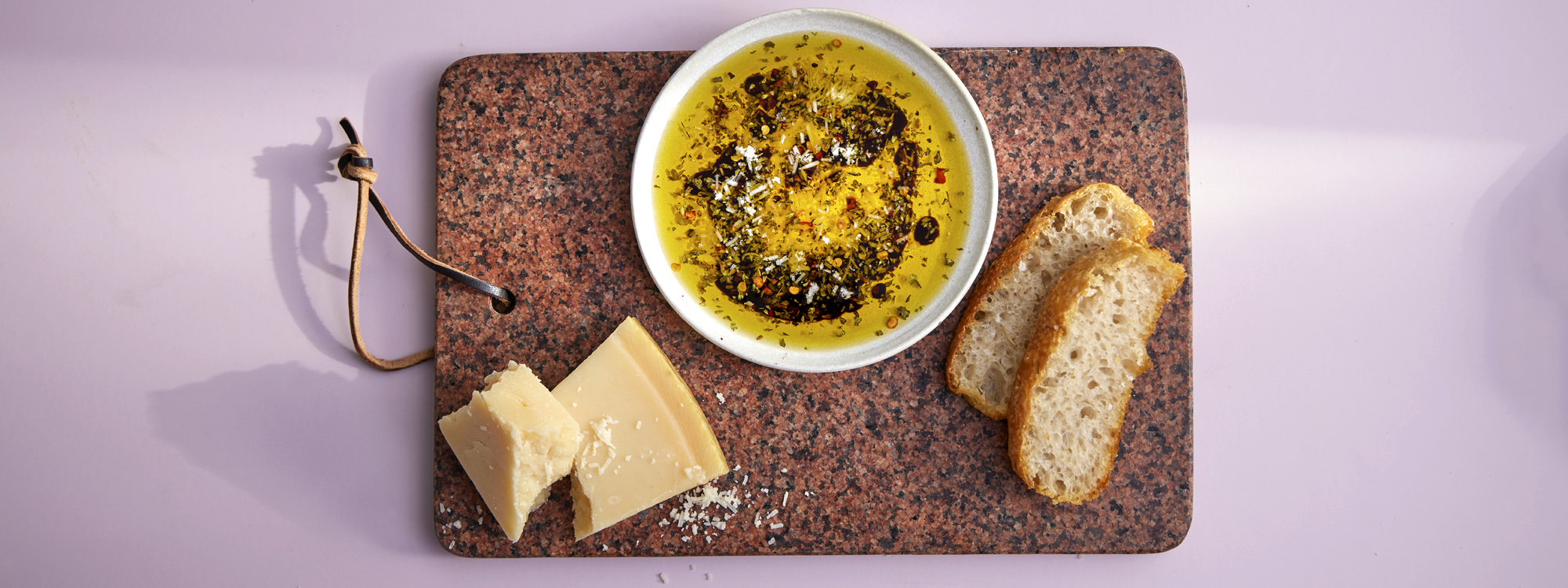 Krydderolie med balsamico og parmesan