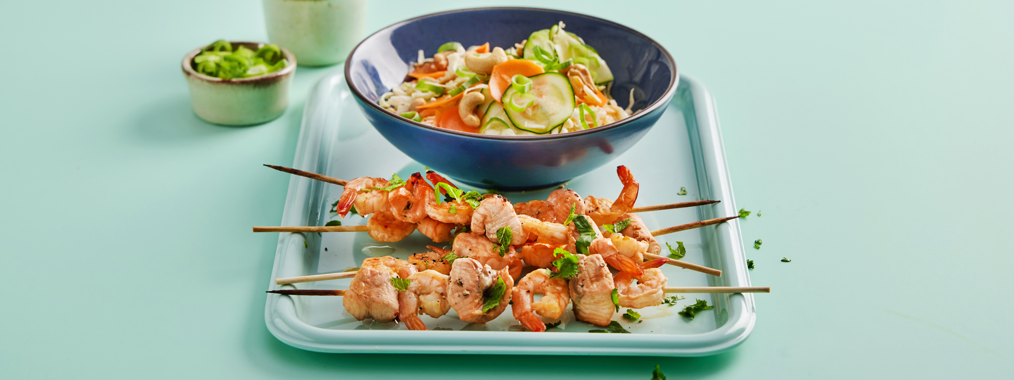 Spyd med fisk og rejer på sprød salat