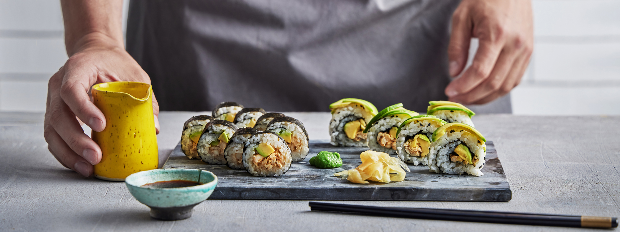 Sushi med teriyakikylling og avocado