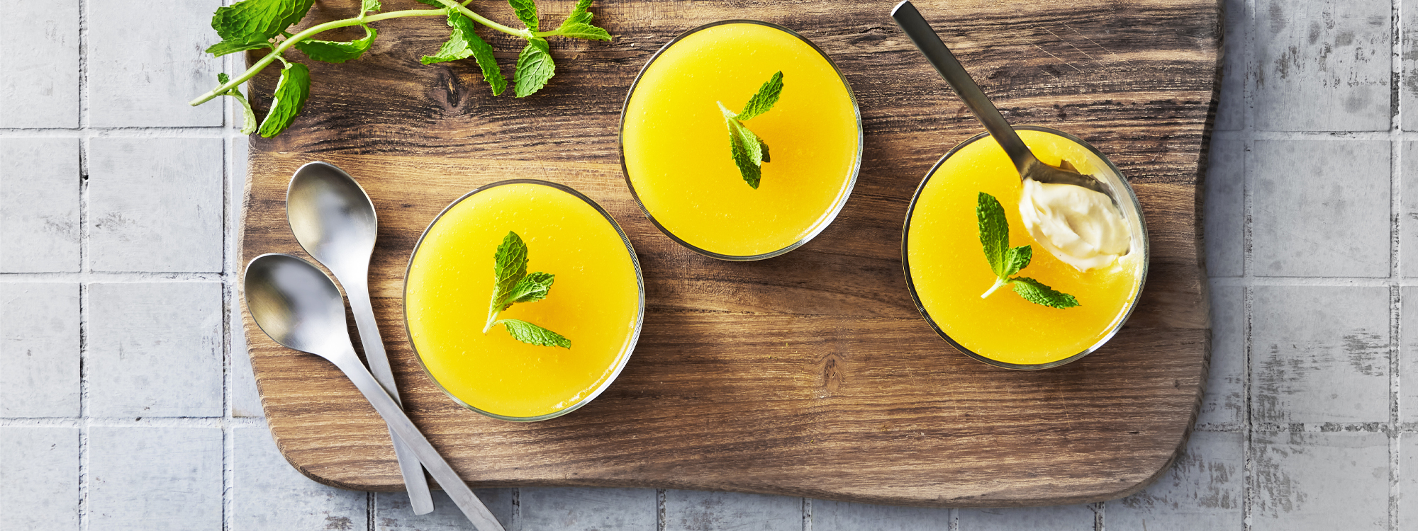 Panna cotta med ferskengelé