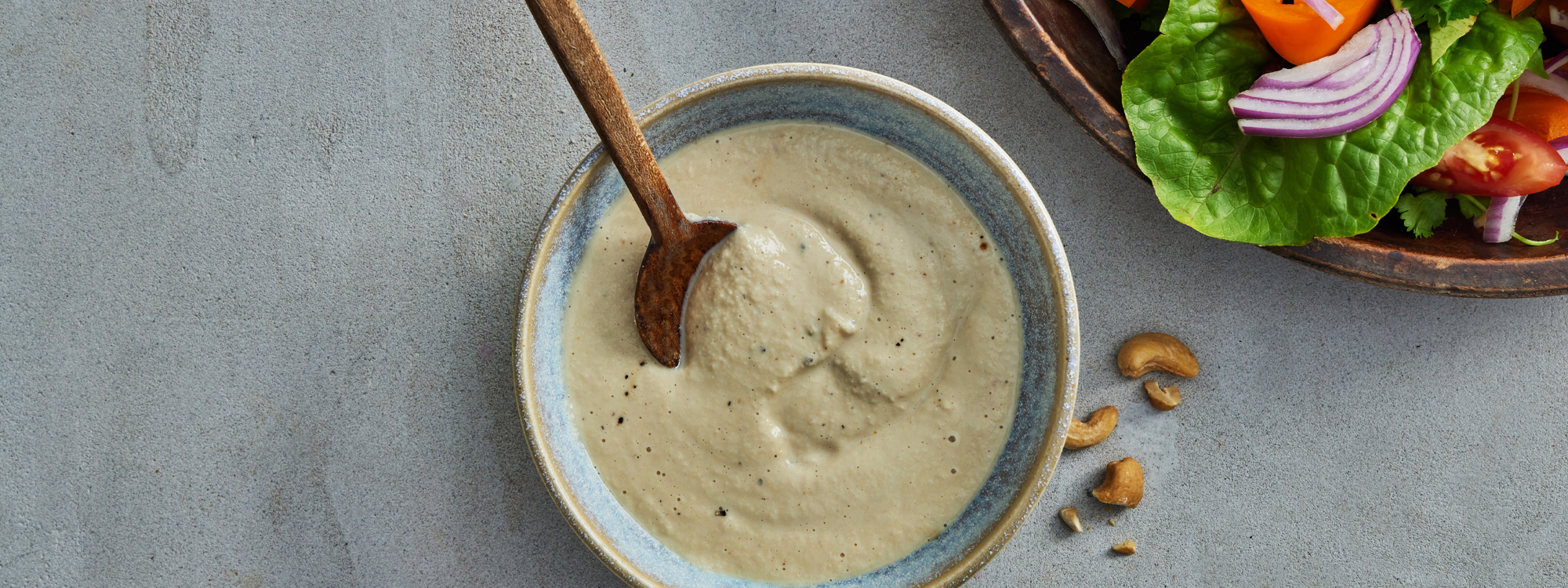 Cashewdressing med grillede hvidløg