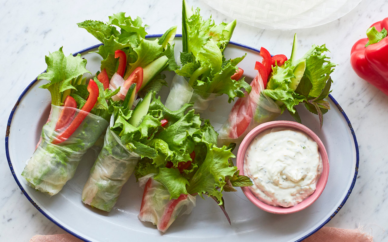 Ruller med grønt og dip