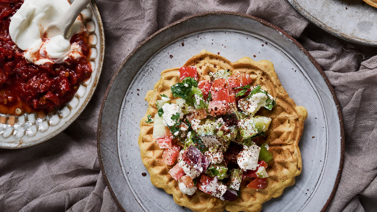 Falafel-vaffel med chop chop salat
