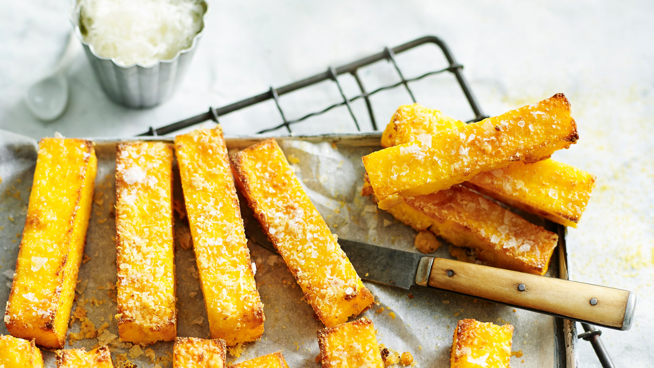 Sprøde polentafritter med ost