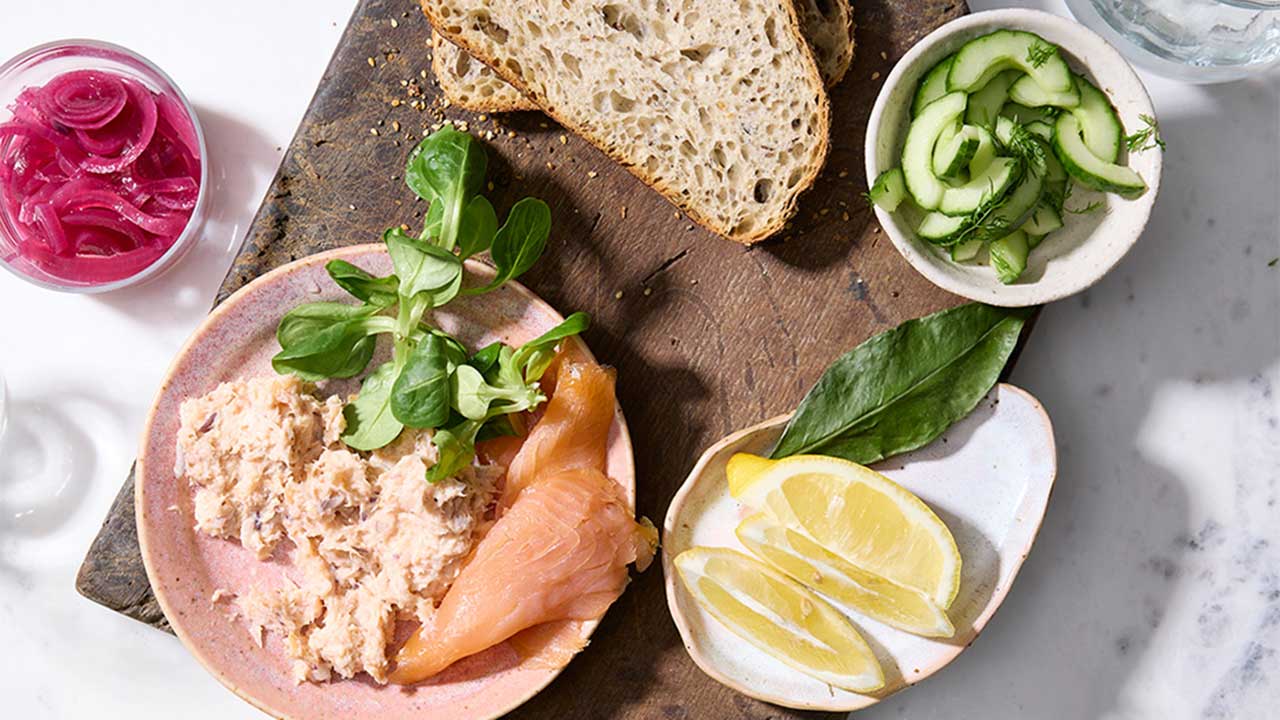 Laksemad med rødløg