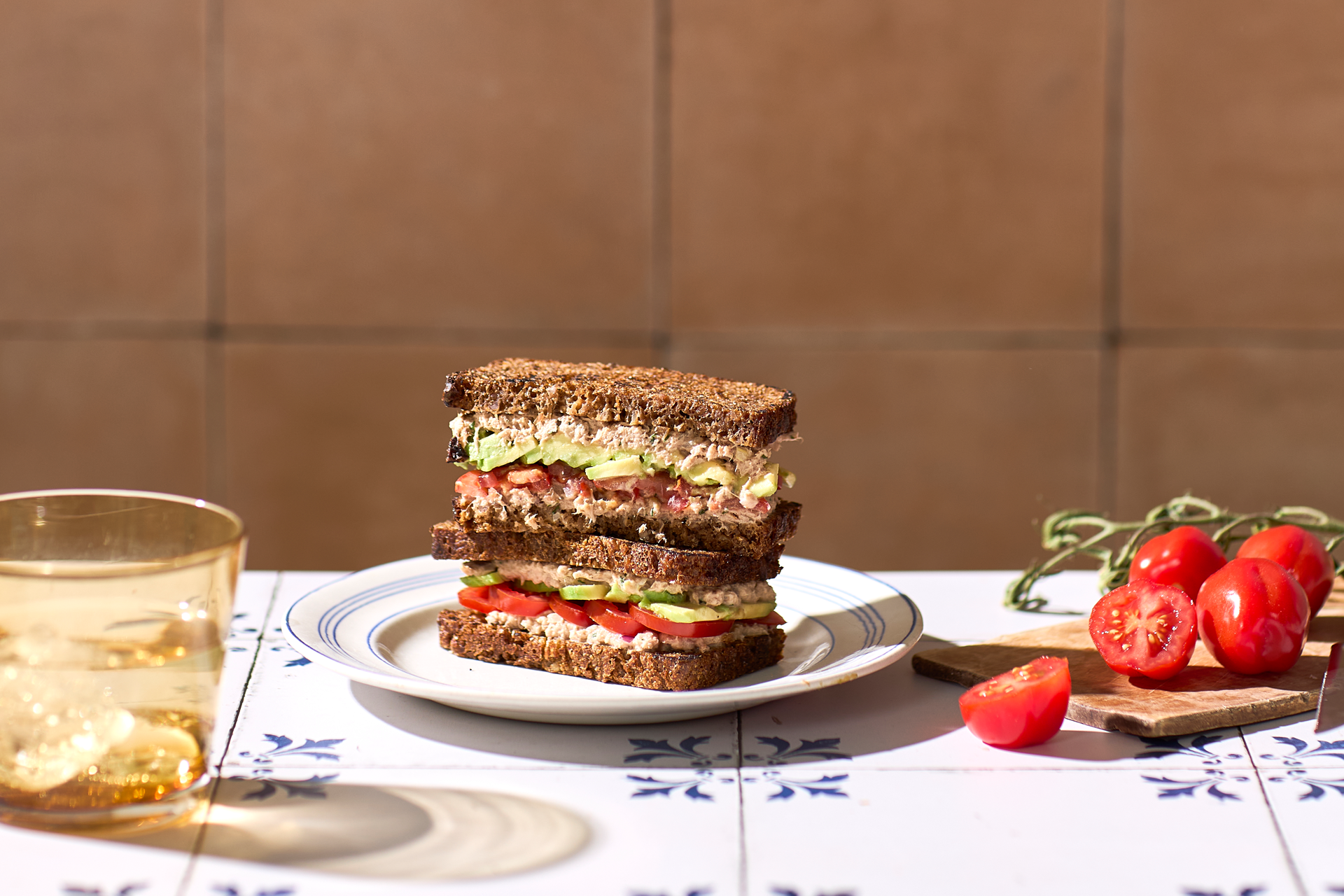 Rugtoast med tun & avocado
