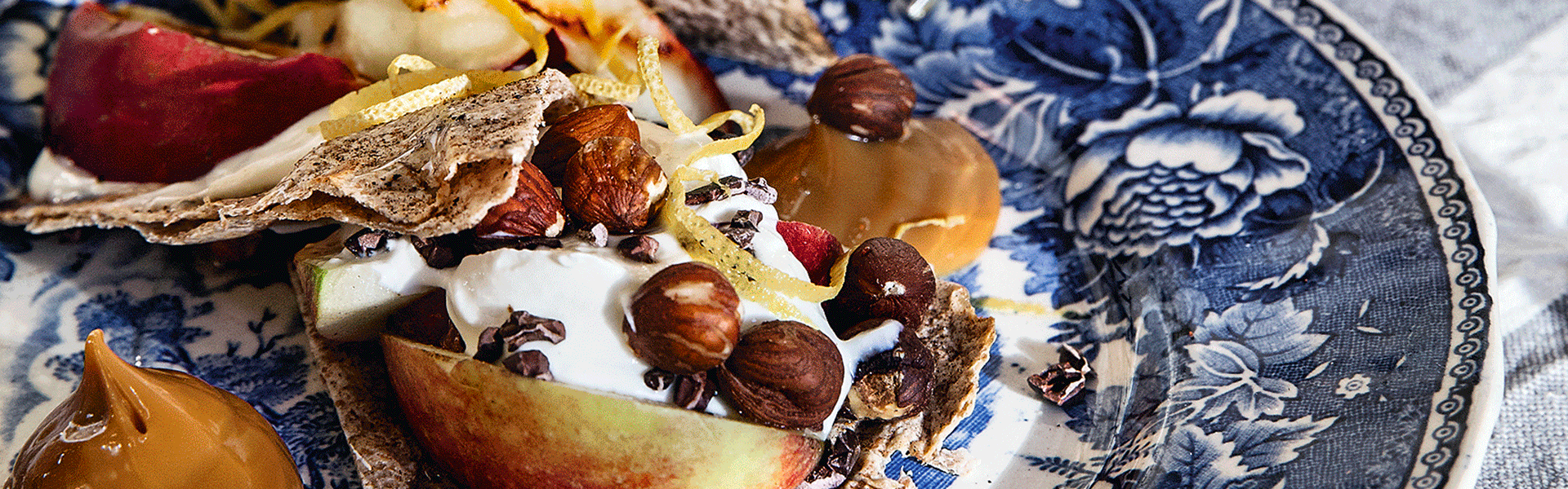 Æble-wraps med fudge