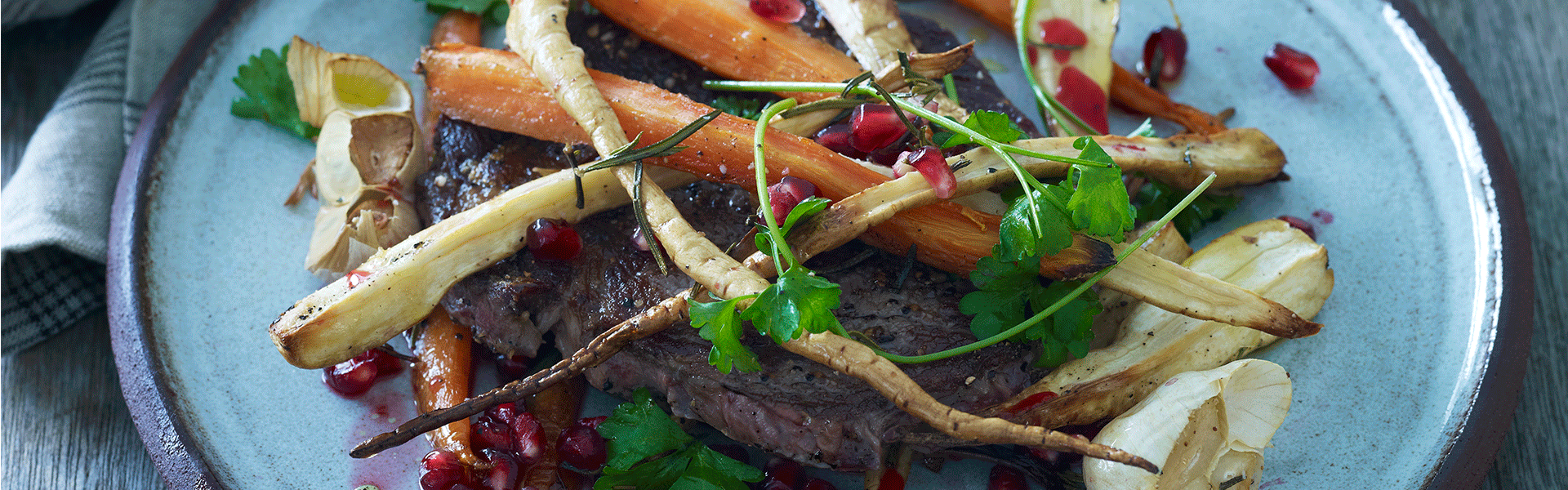 Ribeye med bagte rodfrugter og kartoffelmos