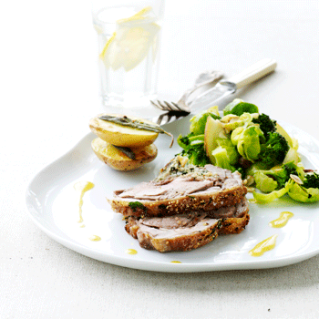 Fyldt lammekølle med broccoli/rosenkålssalat og salviekartofler