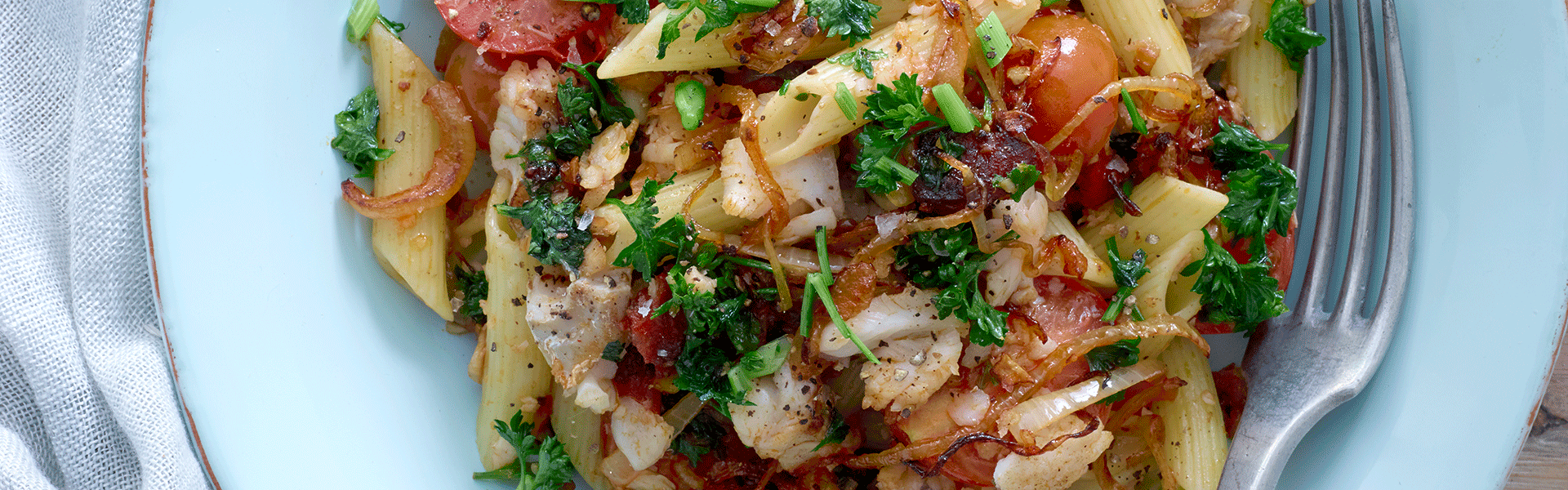 Stegt torsk med chorizo, tomat, persille og pasta penne