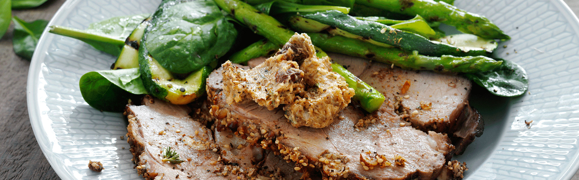 Arabisk lammekølle stegt med dukkahsmør og grillet grønt