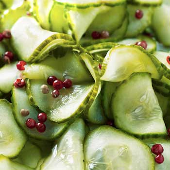 Agurkesalat med peberkorn og anis