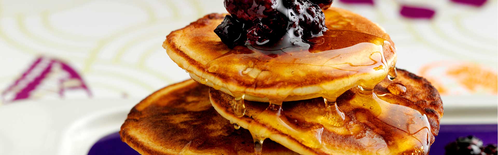 Amerikanske pandekager med bærkompot