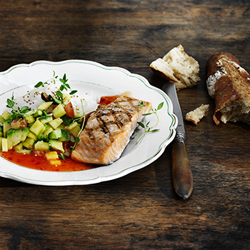 Grillet laks med mangosalsa
