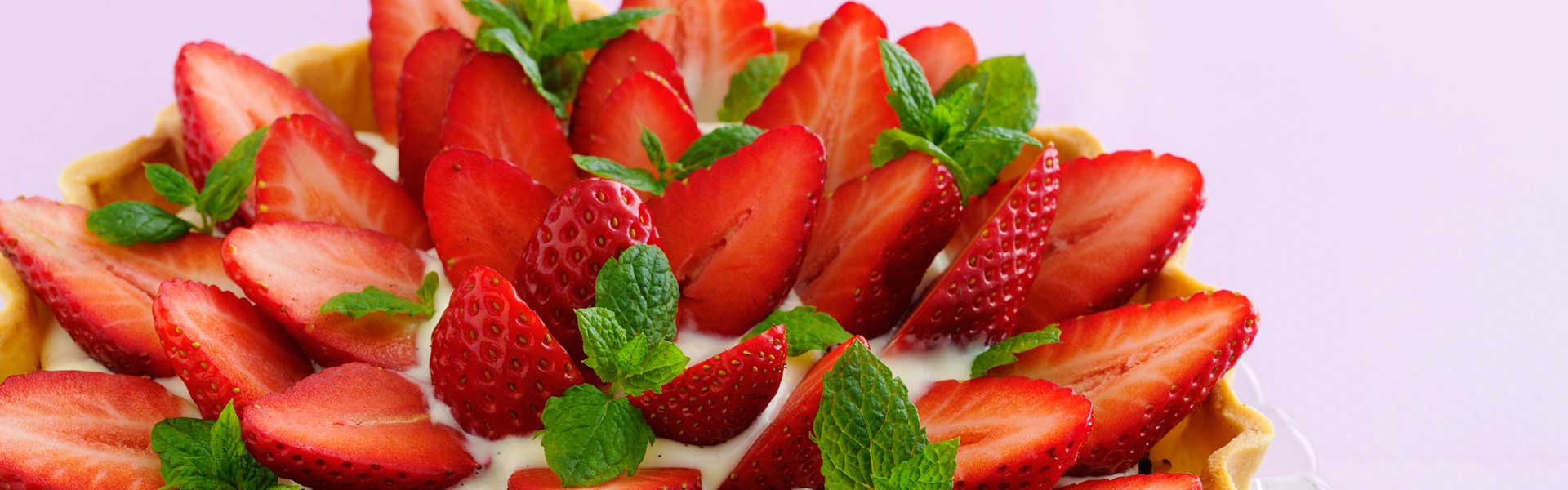 Jordbærtærte med marcipan og vaniljecreme