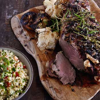 Lammekølle med tabouleh og yoghurt-dip