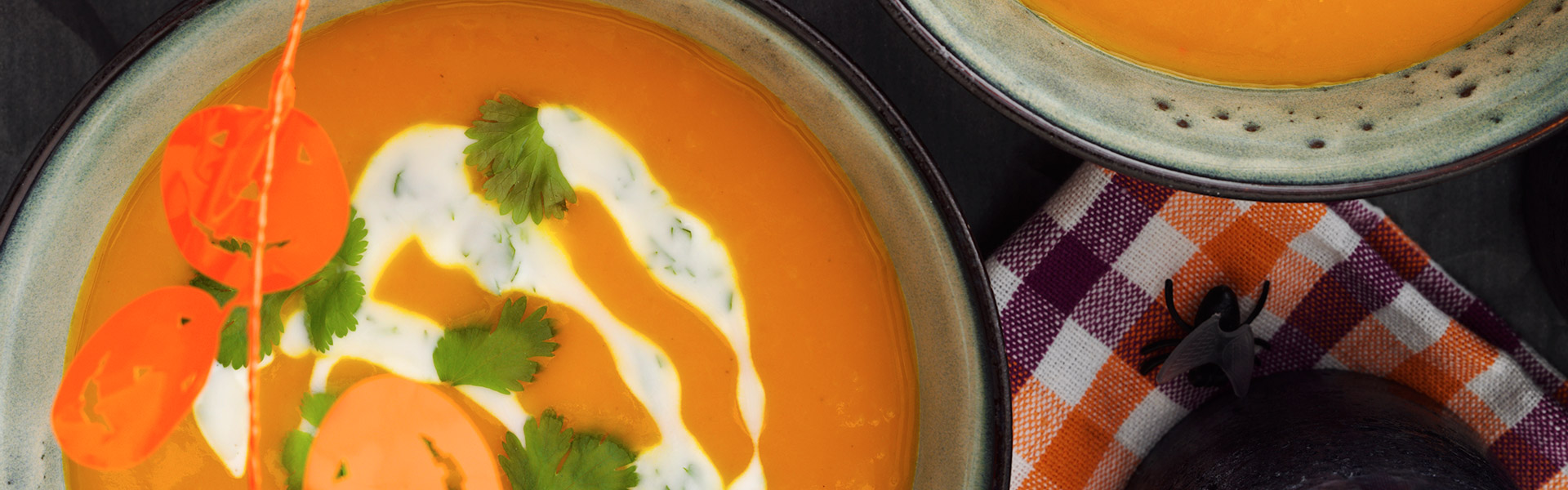 Græskarsuppe med ingefær, appelsin og korianderyoghurt