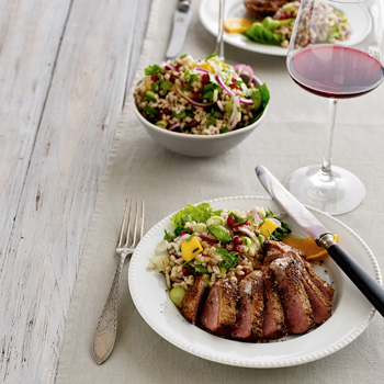 Stegt and med lun perlebygsalat