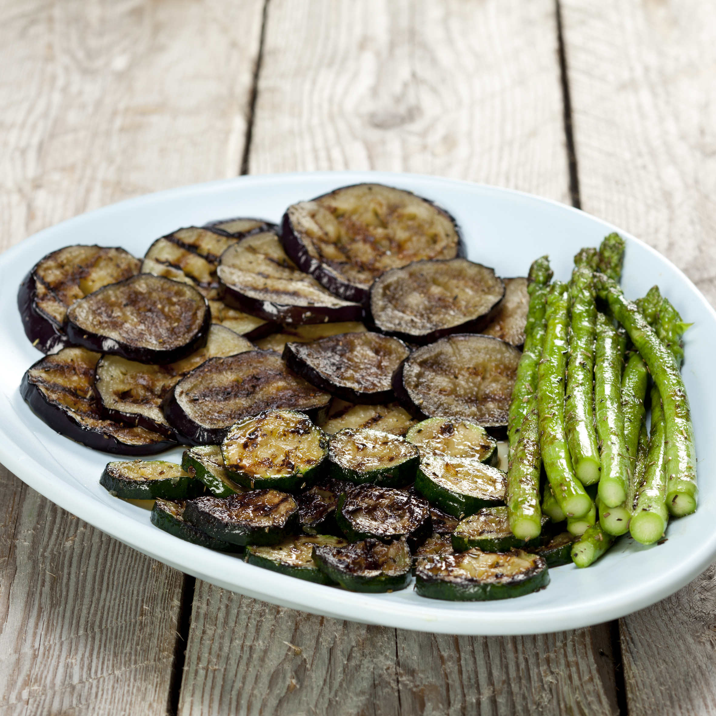 Antipasti – grillet aubergine, squash og grønne asparges