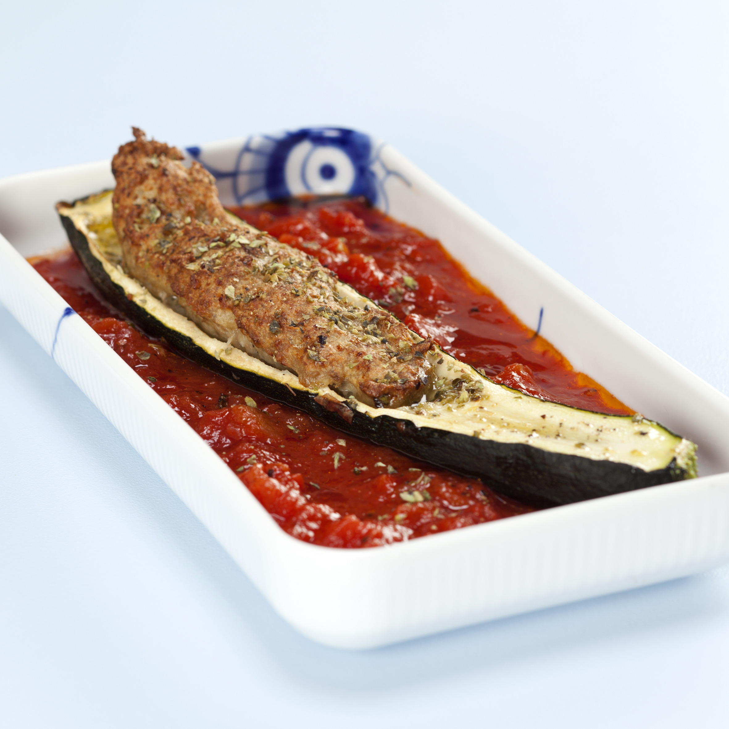 Farseret squash med tomatsauce