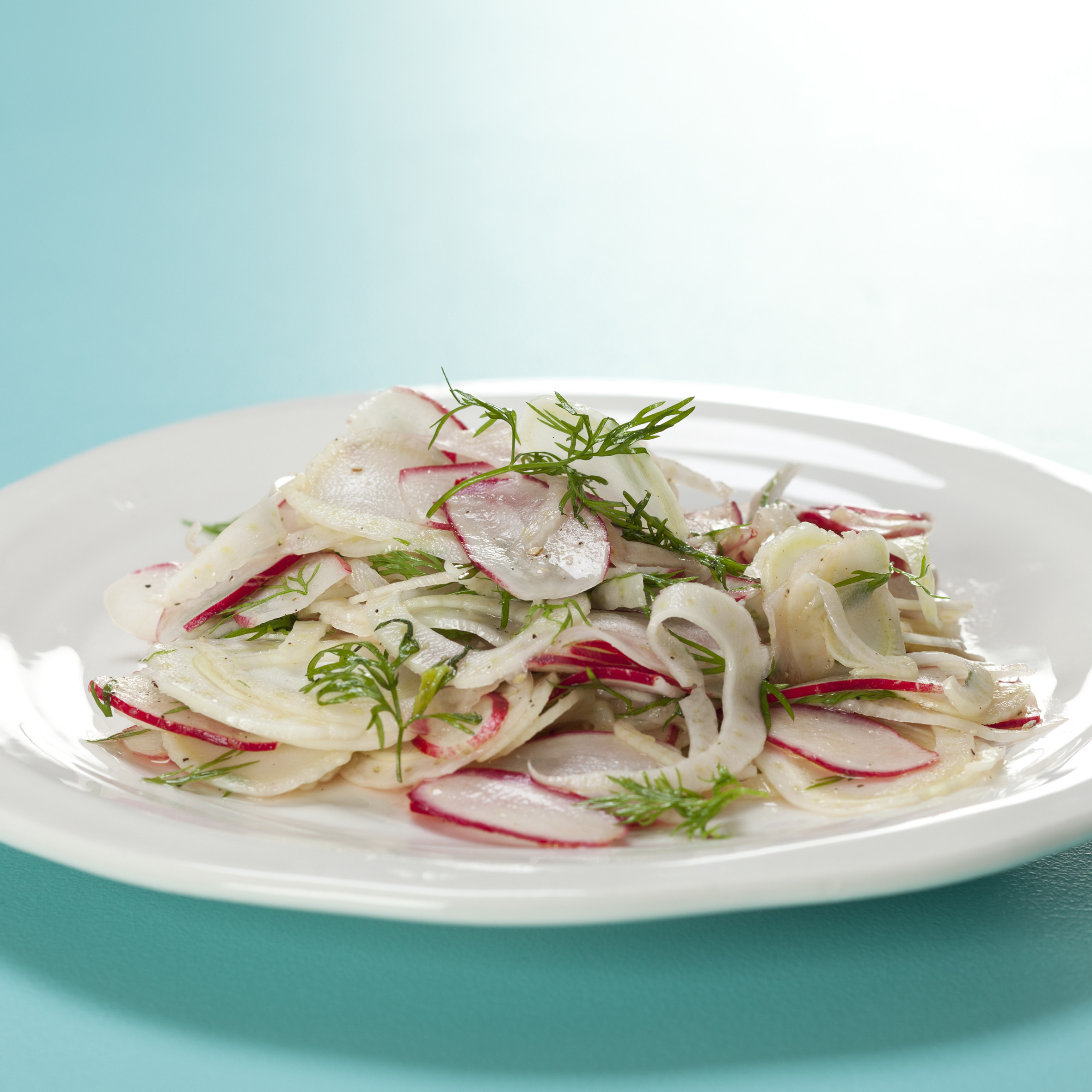 Fennikelsalat med radiser og dild