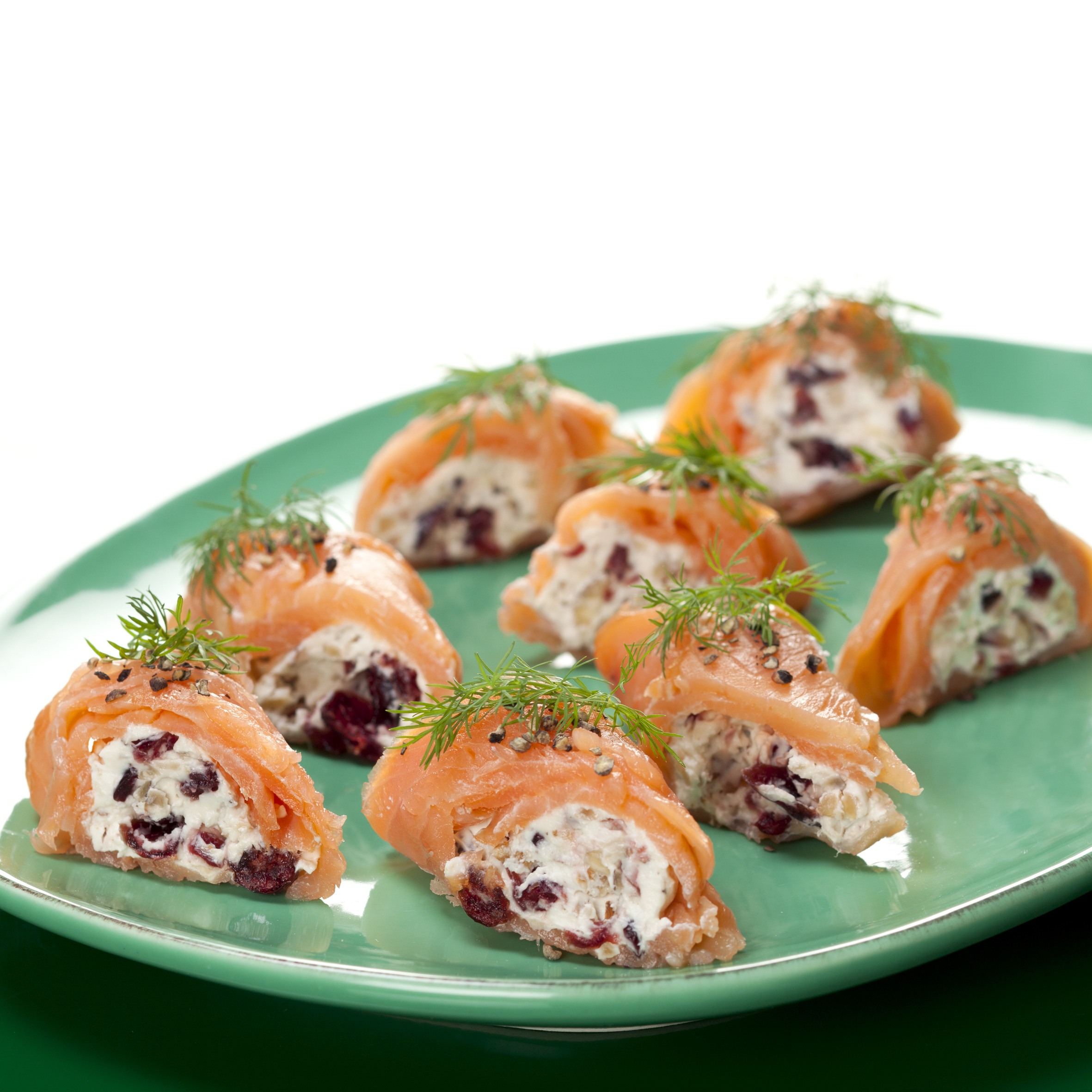 Laksebidder med tranebærcreme og dild