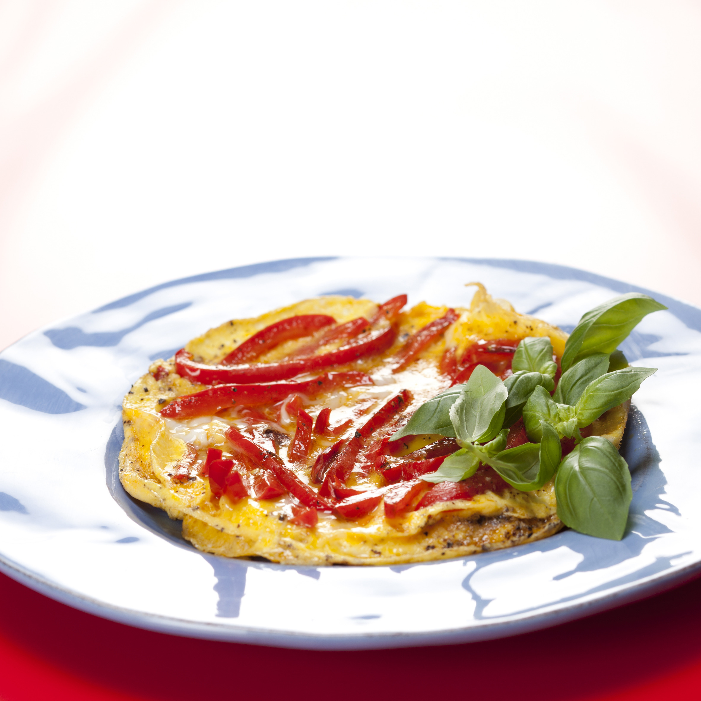 Omelet med rød peberfrugt