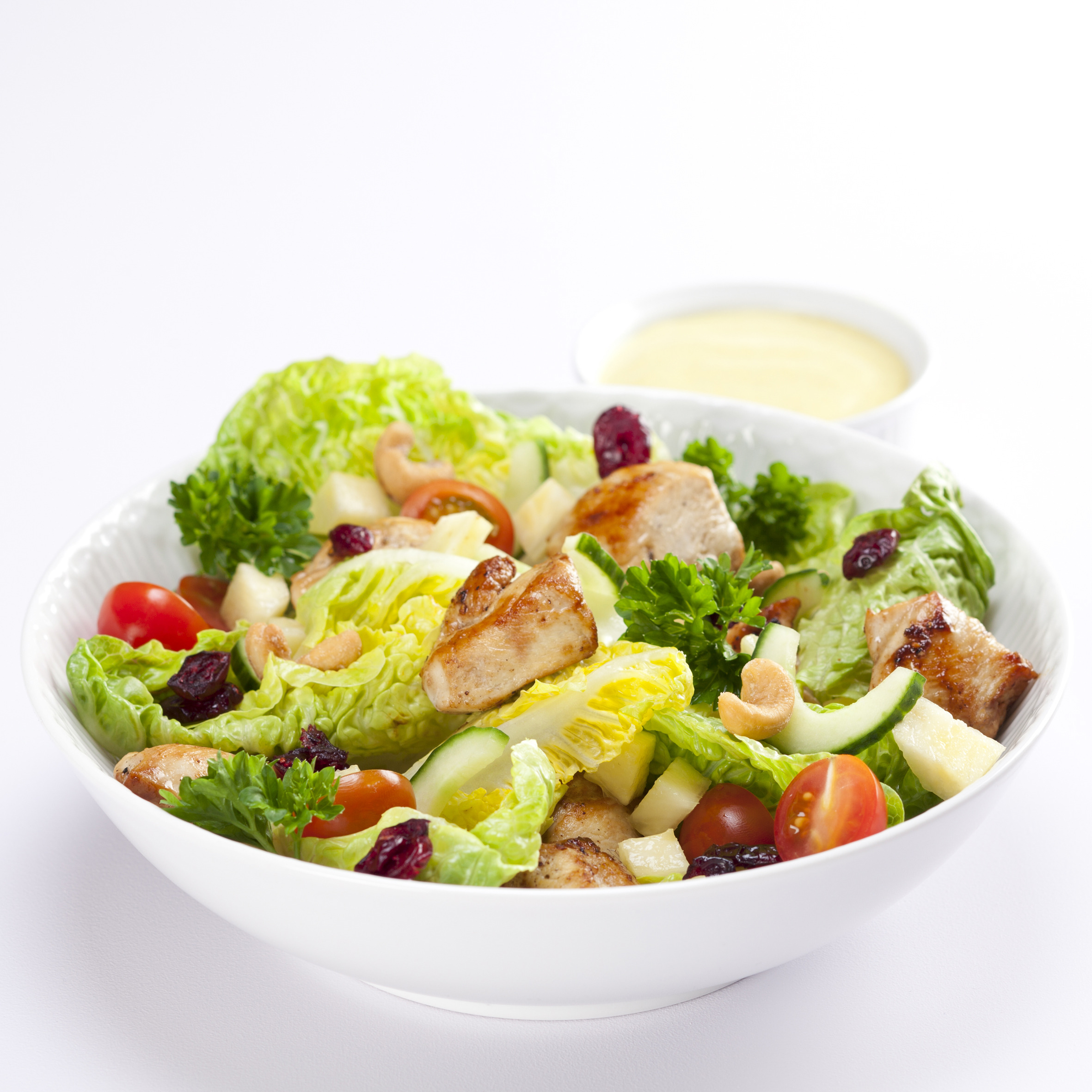 Salat med kylling, ananas og nødder