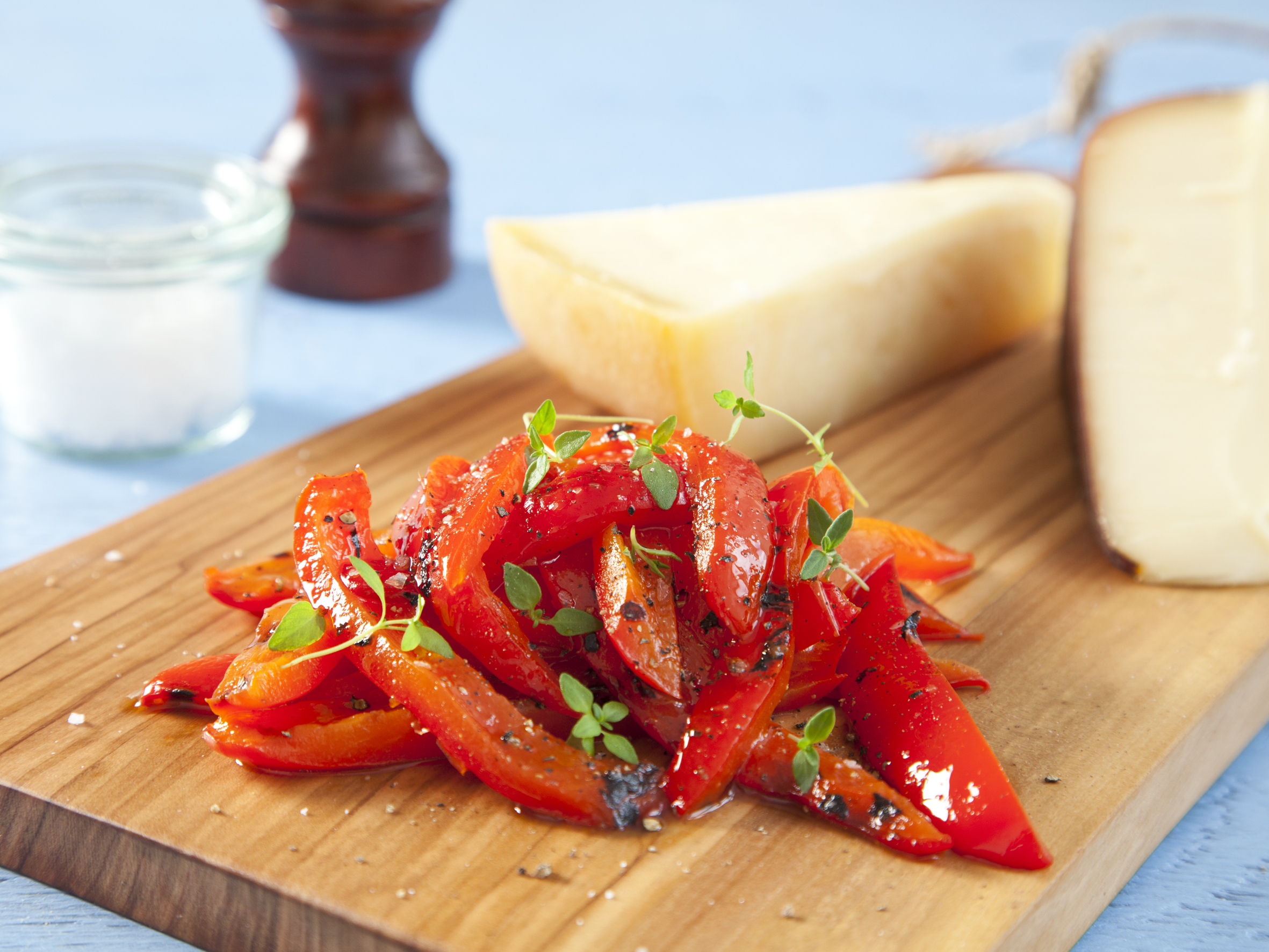 Sur-søde bagte peberfrugter med timian