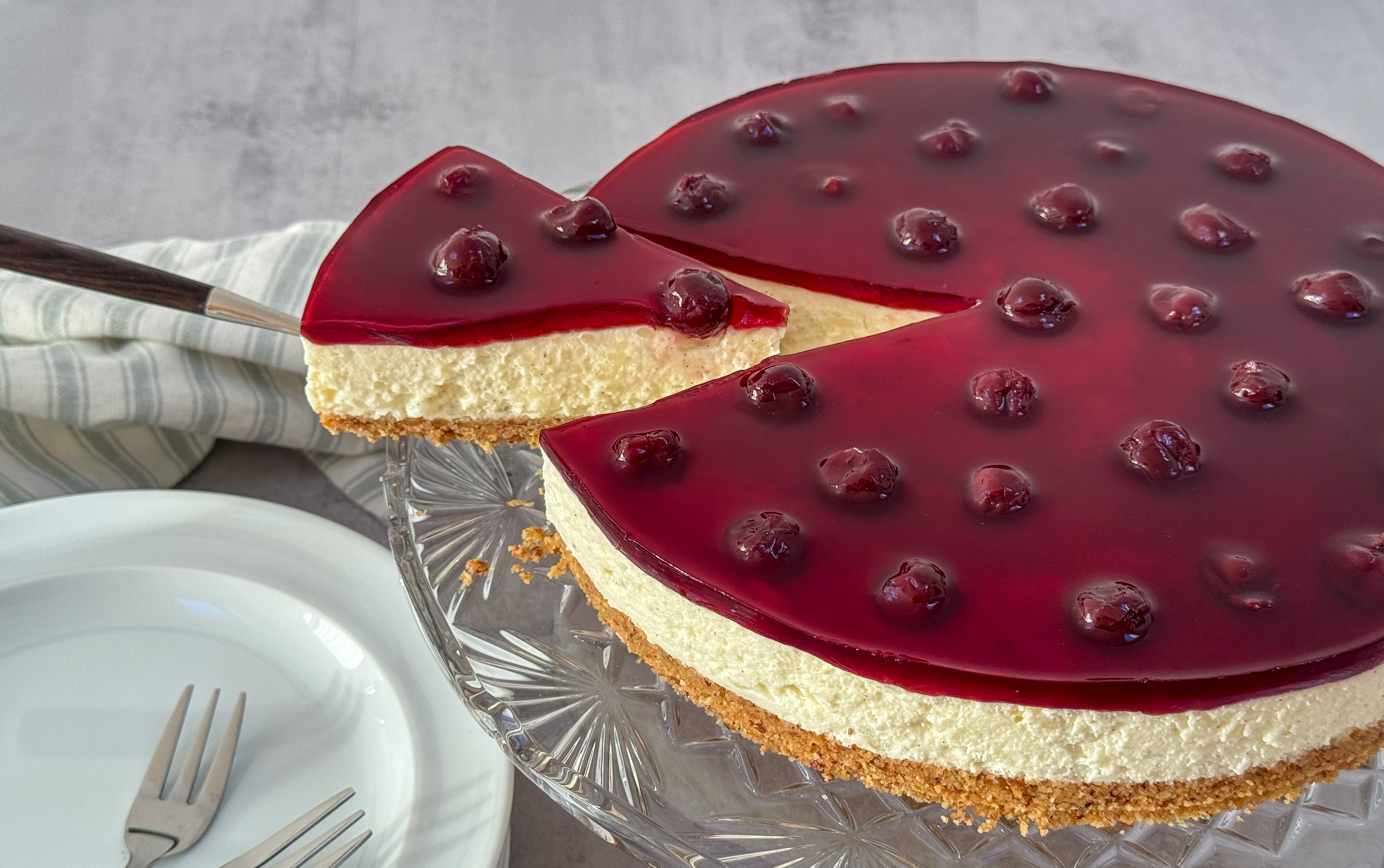 Cheesecake med kirsebærsauce