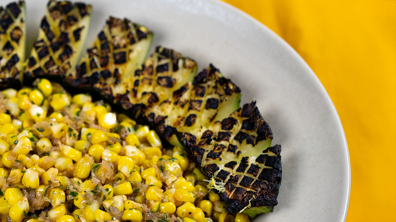 Majs med grillet squash og estragon