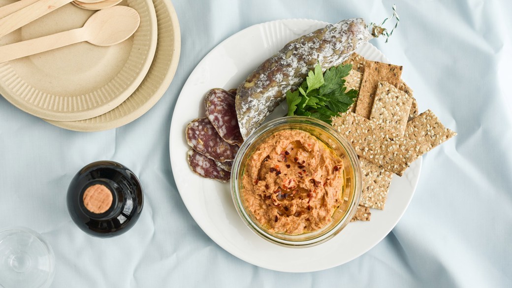Hummus med soltørrede tomater og frisk chili