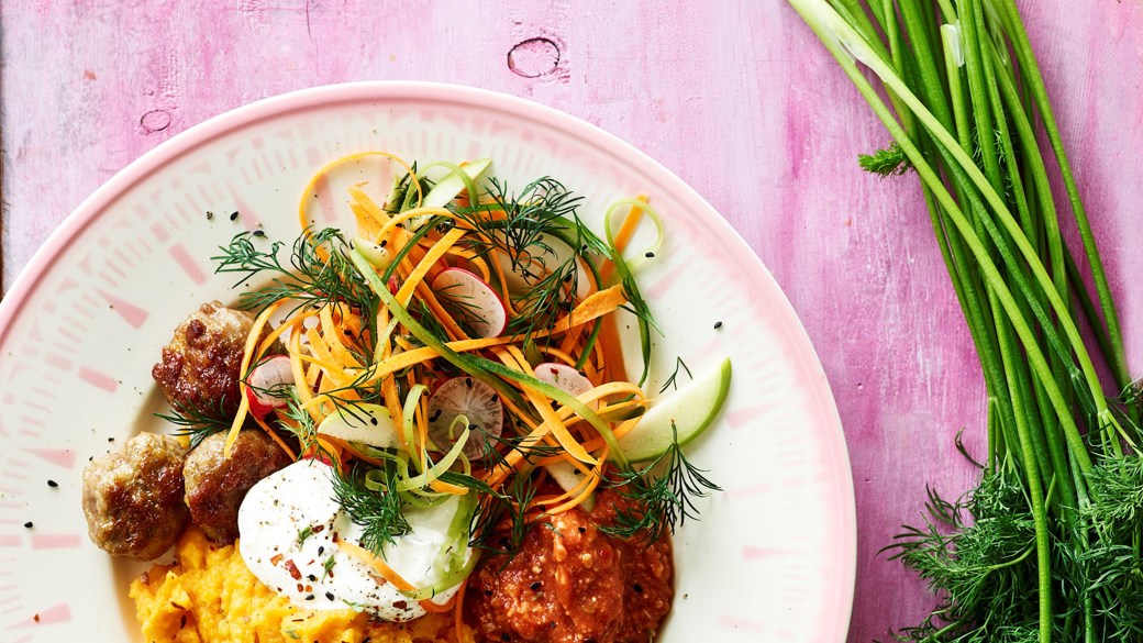 Sød mos med dildsalat og mojo