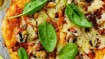 Pizza med tomat, bacon, portobello og spinat - thumbnail