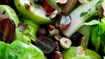 Pæresalat med druer og hasselnødder - thumbnail