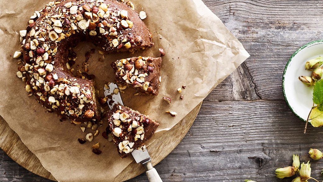 Hasselnøddekage med frosting