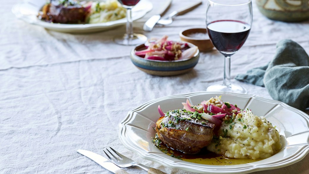 Kalvemedaljoner med parmesankrydret kartoffelmos