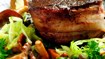 Tournedos med svampesauce, kål-sauté og gratineret kartoffelmos - thumbnail