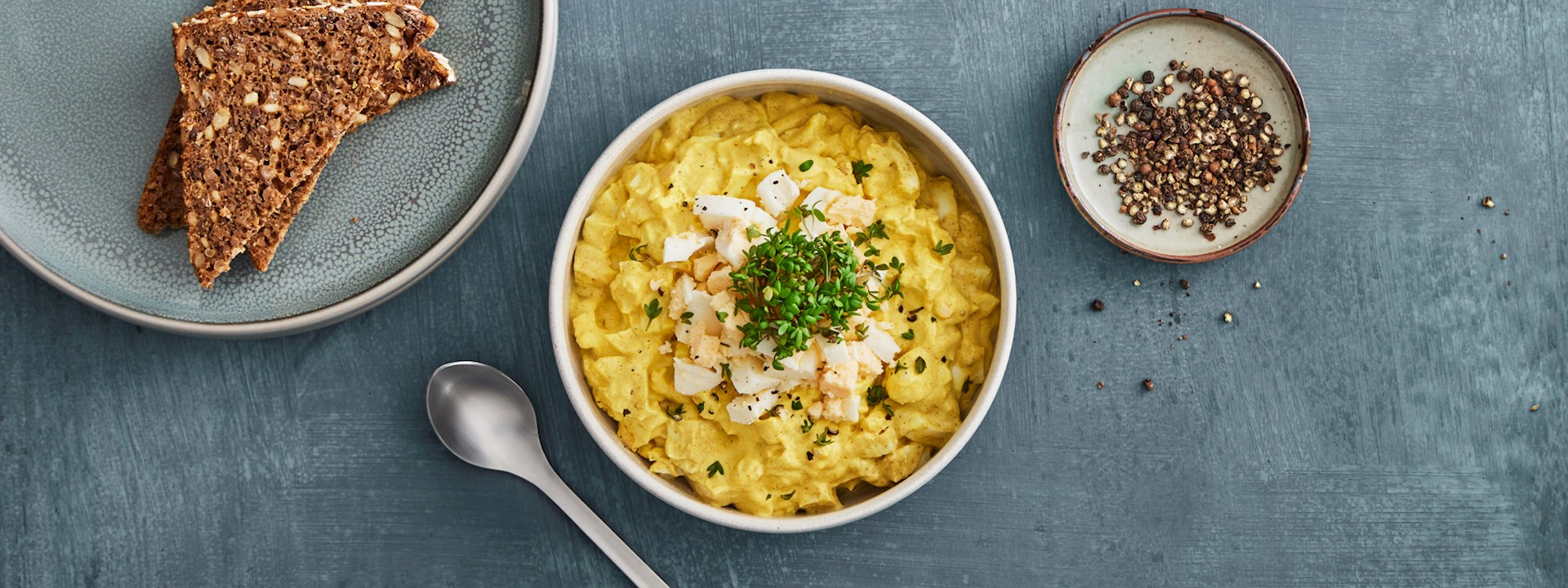 Æggesalat med karry