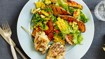 Spyd med kyllingelår og gedeostfyld og grillet sød kartoffelsalat - thumbnail